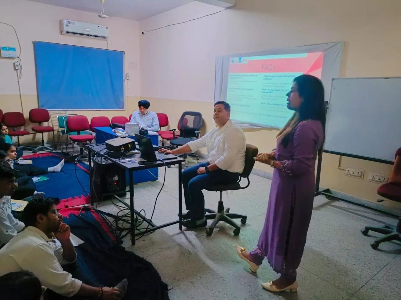 markeducationhub Class Rooms